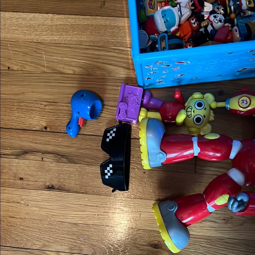 Ryan’s world toy vault bundle + Red and Yellow Robot Toy - Picture 4 of 5